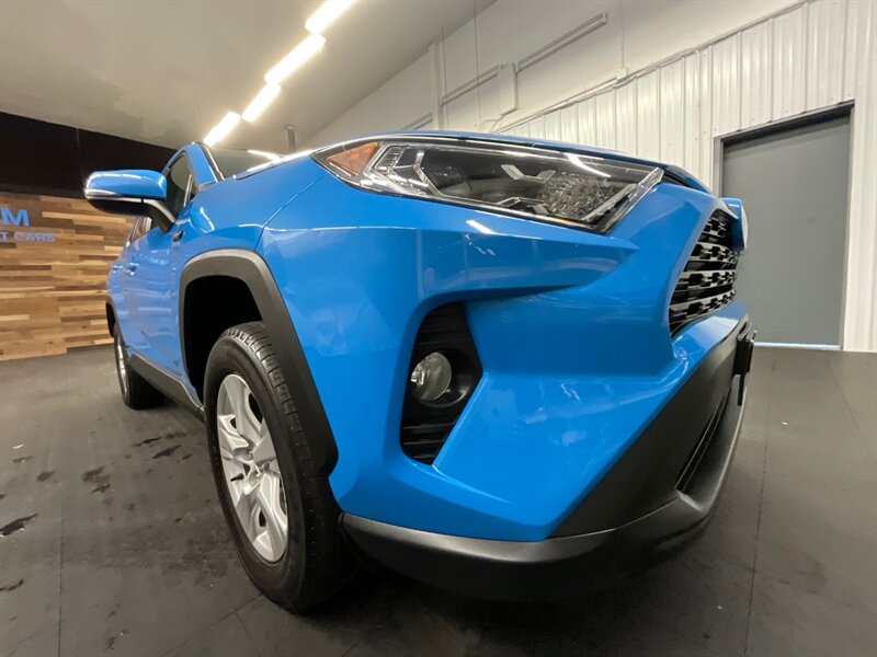 2020 Toyota RAV4 Hybrid XLE Sport Utility AWD / ONLY 17,000 MILES  1-OWNER LOCAL / Heated Seats / backup Camera / Beautiful Condition - Photo 10 - Gladstone, OR 97027