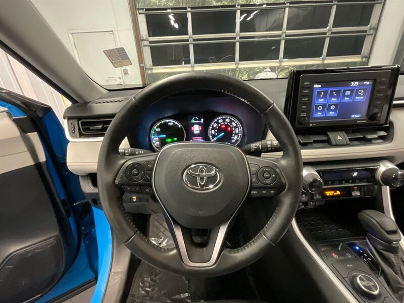 2020 Toyota RAV4 Hybrid XLE Sport Utility AWD / ONLY 17,000 MILES  1-OWNER LOCAL / Heated Seats / backup Camera / Beautiful Condition - Photo 39 - Gladstone, OR 97027