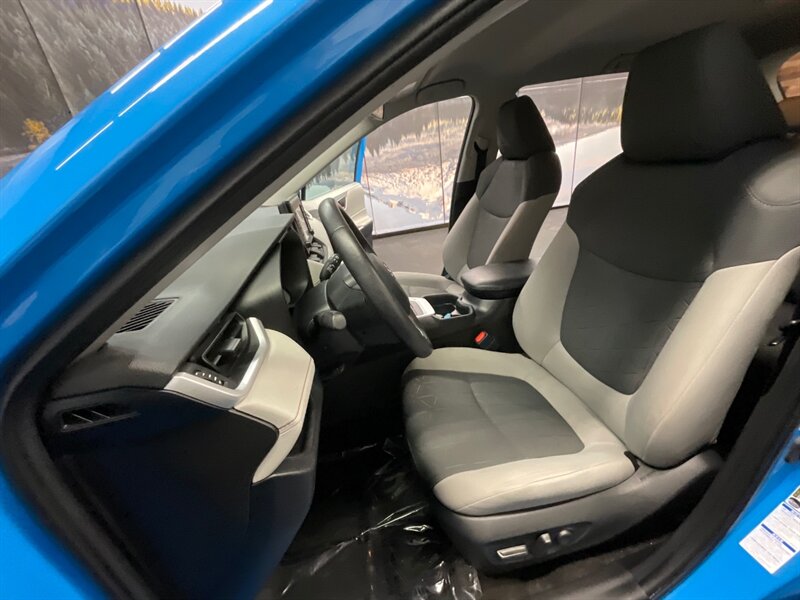 2020 Toyota RAV4 Hybrid XLE Sport Utility AWD / ONLY 17,000 MILES  1-OWNER LOCAL / Heated Seats / backup Camera / Beautiful Condition - Photo 27 - Gladstone, OR 97027