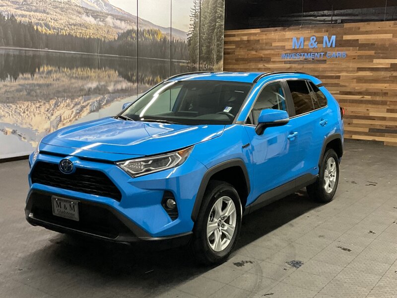 2020 Toyota RAV4 Hybrid XLE Sport Utility AWD / ONLY 17,000 MILES  1-OWNER LOCAL / Heated Seats / backup Camera / Beautiful Condition - Photo 1 - Gladstone, OR 97027