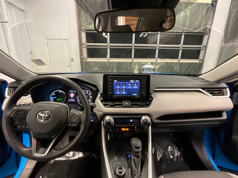 2020 Toyota RAV4 Hybrid XLE Sport Utility AWD / ONLY 17,000 MILES  1-OWNER LOCAL / Heated Seats / backup Camera / Beautiful Condition - Photo 28 - Gladstone, OR 97027