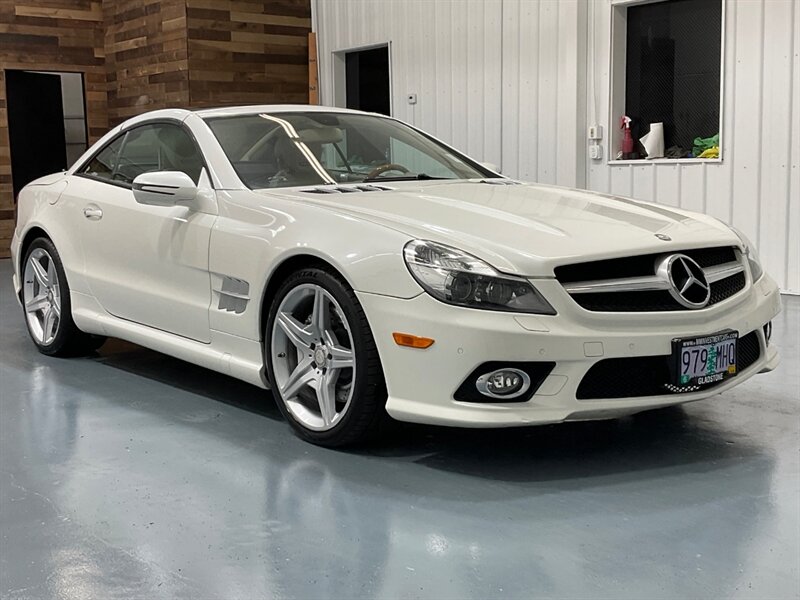 2012 Mercedes-Benz SL 550 Roadster Convertible / 5.5L V8 / 72K MILES  / Leather w. Heated & Cooled Seats - Photo 2 - Gladstone, OR 97027
