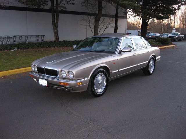 1997 Jaguar XJ6 Luxury Sedan Fully Loaded /MINT Condition/Records   - Photo 1 - Portland, OR 97217