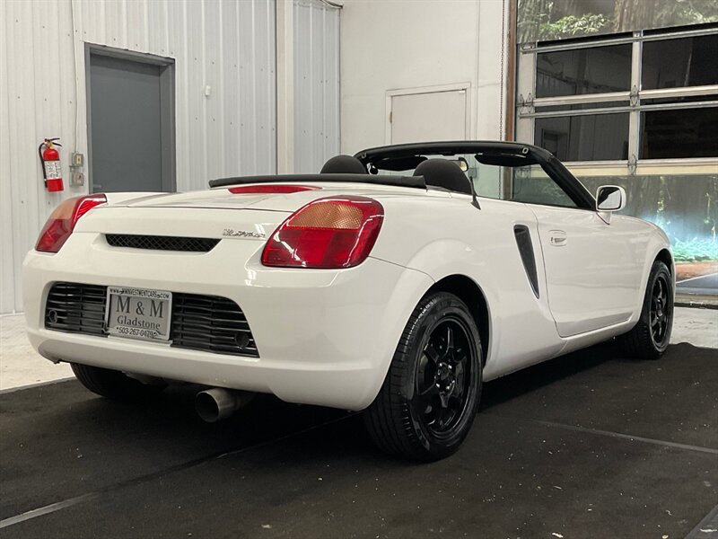 2001 Toyota MR2 Spyder 2Dr Convertible / 5-SPEED / 84,000 MILES  / LOCAL CAR / BRAND NEW TIRES - Photo 43 - Gladstone, OR 97027