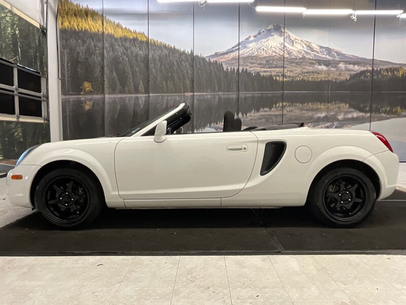 2001 Toyota MR2 Spyder 2Dr Convertible / 5-SPEED / 84,000 MILES  / LOCAL CAR / BRAND NEW TIRES - Photo 9 - Gladstone, OR 97027
