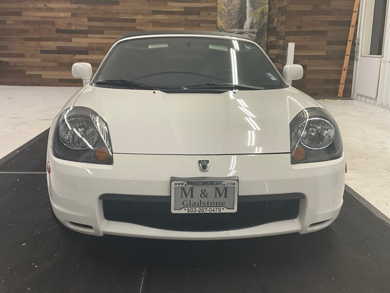 2001 Toyota MR2 Spyder 2Dr Convertible / 5-SPEED / 84,000 MILES  / LOCAL CAR / BRAND NEW TIRES - Photo 5 - Gladstone, OR 97027
