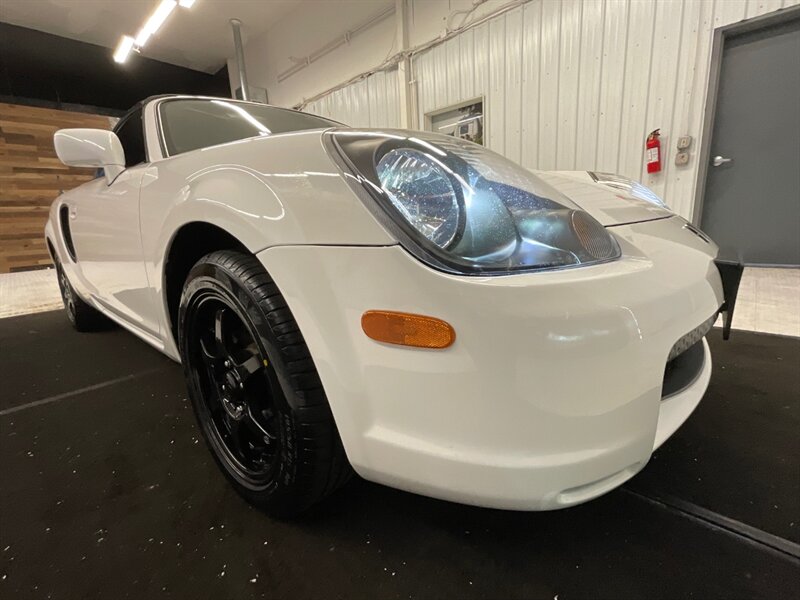 2001 Toyota MR2 Spyder 2Dr Convertible / 5-SPEED / 84,000 MILES  / LOCAL CAR / BRAND NEW TIRES - Photo 29 - Gladstone, OR 97027