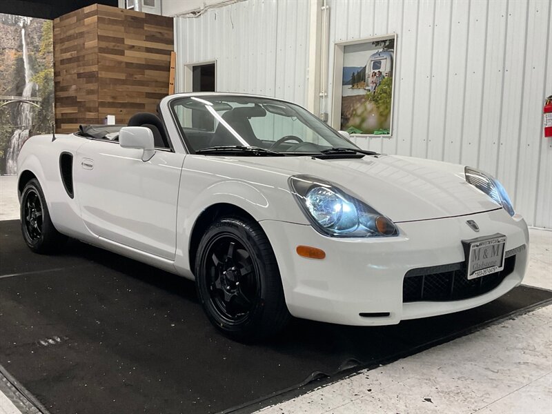 2001 Toyota MR2 Spyder 2Dr Convertible / 5-SPEED / 84,000 MILES  / LOCAL CAR / BRAND NEW TIRES - Photo 28 - Gladstone, OR 97027