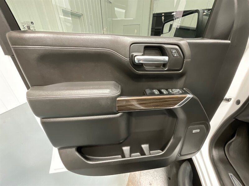 2019 Chevrolet Silverado 1500 RST Crew Cab 4X4 / Z71 OFF RD / Leather /1-OWNER  / ZERO RUST - Photo 38 - Gladstone, OR 97027