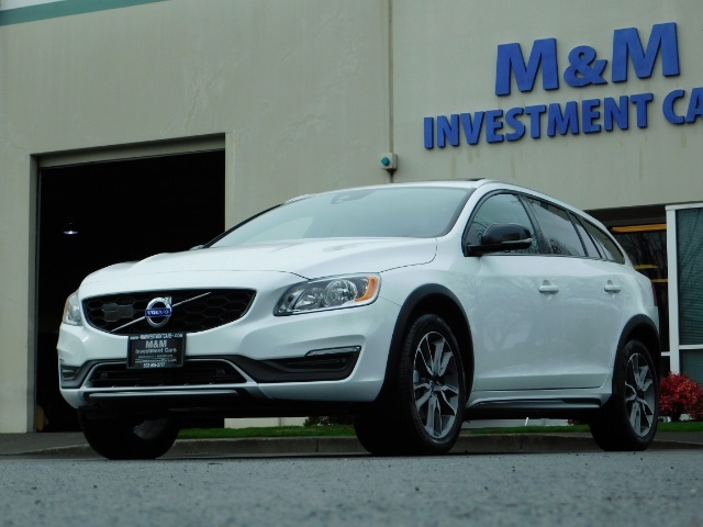 2017 Volvo V60 Cross Country T5 Premier / Cross Country / V60 / AWD / 1-OWNER   - Photo 1 - Portland, OR 97217