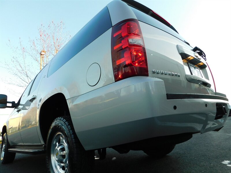 2007 Chevrolet Suburban LT 2500 K2500 Heavy Duty 4WD / DVD Player 3/4 TON   - Photo 24 - Portland, OR 97217