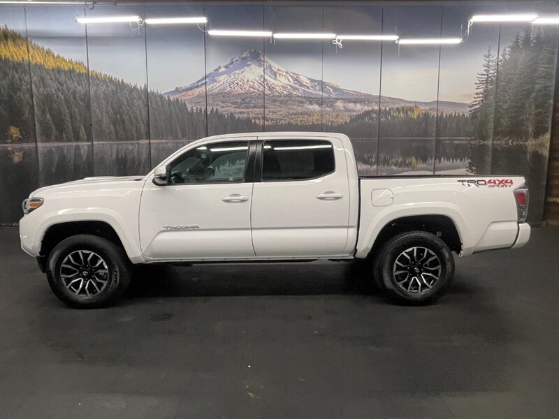 2020 Toyota Tacoma TRD Sport 4X4 / V6 / 6-SPEED MANUAL / 9,000 MILES   - Photo 3 - Gladstone, OR 97027