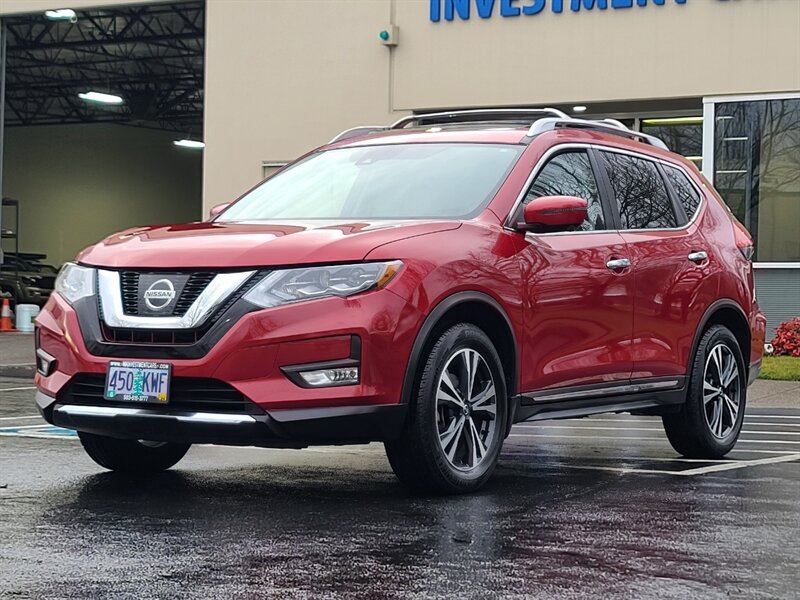 2017 Nissan Rogue SL  / PANORAMIC ROOF / NAVi / CAM / HEATED LEATHER / BLIND SPOT MONITOR / LIKE NEW - Photo 1 - Portland, OR 97217