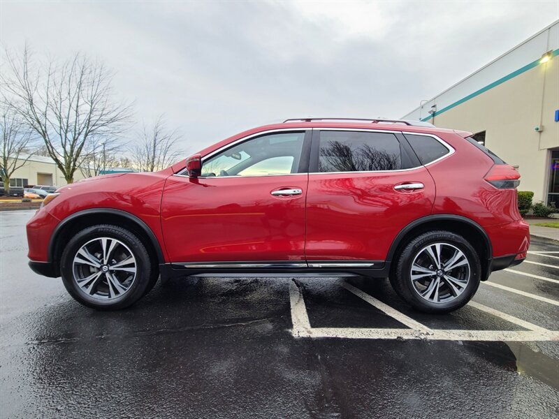 2017 Nissan Rogue SL  / PANORAMIC ROOF / NAVi / CAM / HEATED LEATHER / BLIND SPOT MONITOR / LIKE NEW - Photo 3 - Portland, OR 97217