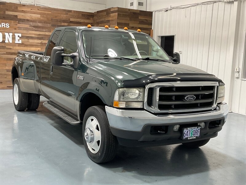 2002 Ford F-350 Lariat 4x4 7.3L DIESEL /81K MILES /DUALLY  / ZERO RUST / Leather Seats / Banks Exhaust - Photo 2 - Gladstone, OR 97027