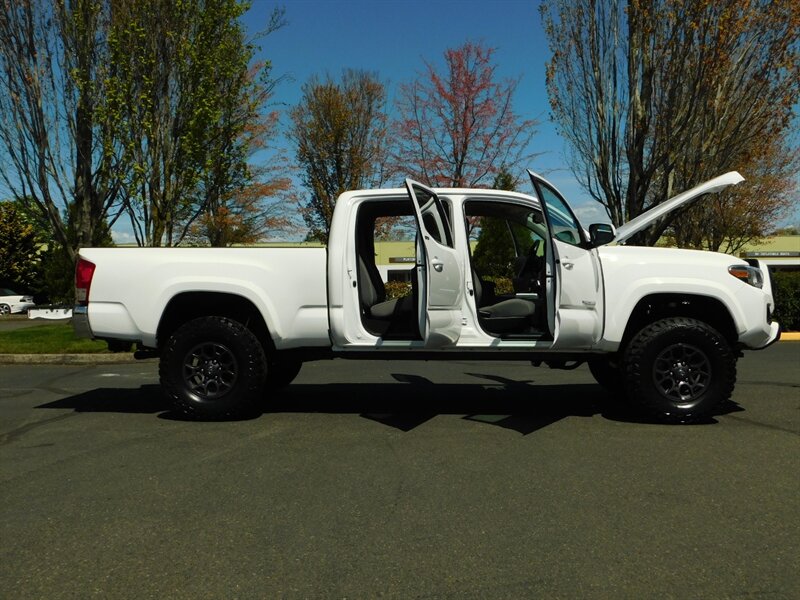 2017 Toyota Tacoma SR5 V6 Double Cab 4X4 / 1-Owner / LIFTED LIFTED   - Photo 30 - Portland, OR 97217