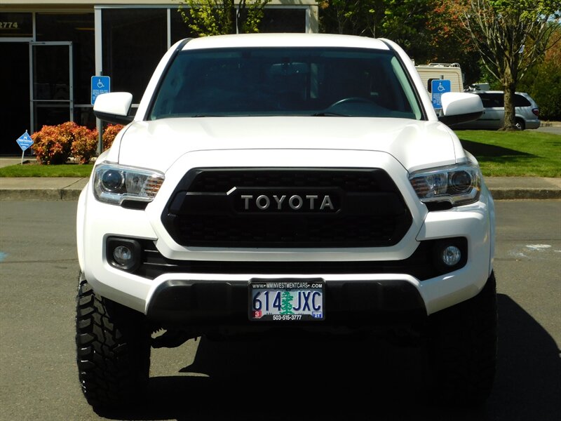 2017 Toyota Tacoma SR5 V6 Double Cab 4X4 / 1-Owner / LIFTED LIFTED   - Photo 5 - Portland, OR 97217