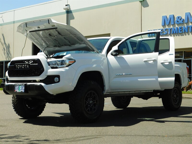 2017 Toyota Tacoma SR5 V6 Double Cab 4X4 / 1-Owner / LIFTED LIFTED   - Photo 25 - Portland, OR 97217