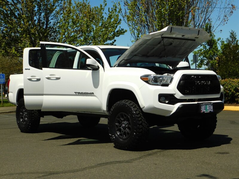 2017 Toyota Tacoma SR5 V6 Double Cab 4X4 / 1-Owner / LIFTED LIFTED   - Photo 31 - Portland, OR 97217