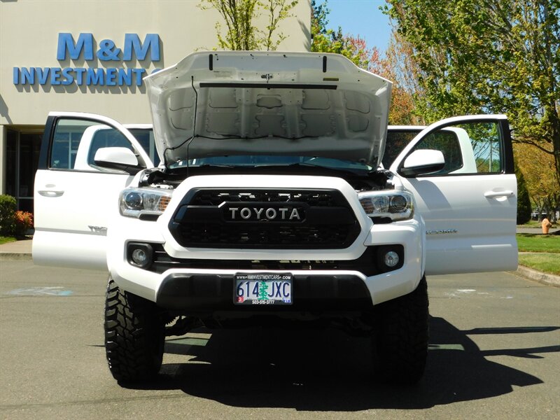 2017 Toyota Tacoma SR5 V6 Double Cab 4X4 / 1-Owner / LIFTED LIFTED   - Photo 32 - Portland, OR 97217
