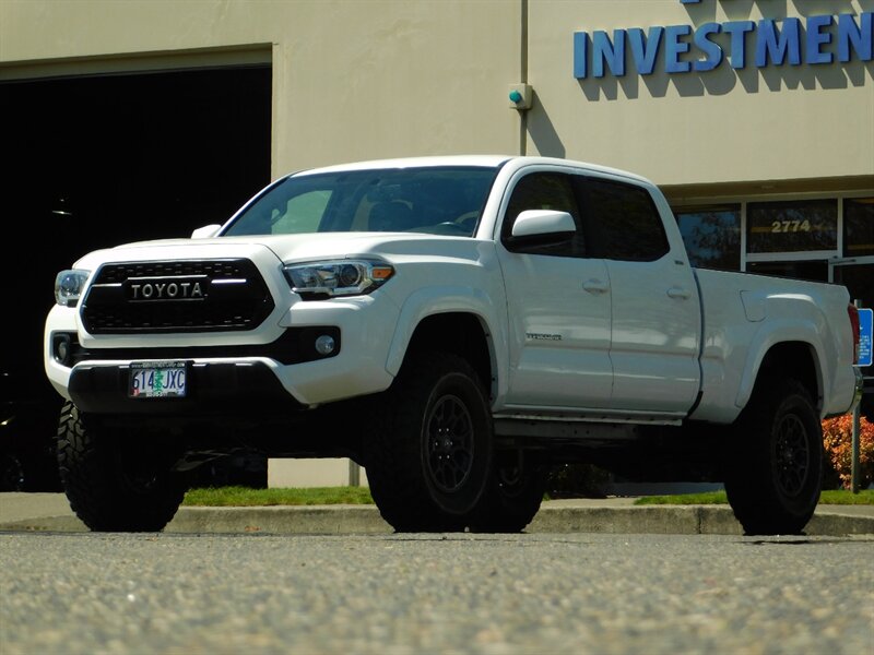 2017 Toyota Tacoma SR5 V6 Double Cab 4X4 / 1-Owner / LIFTED LIFTED   - Photo 43 - Portland, OR 97217