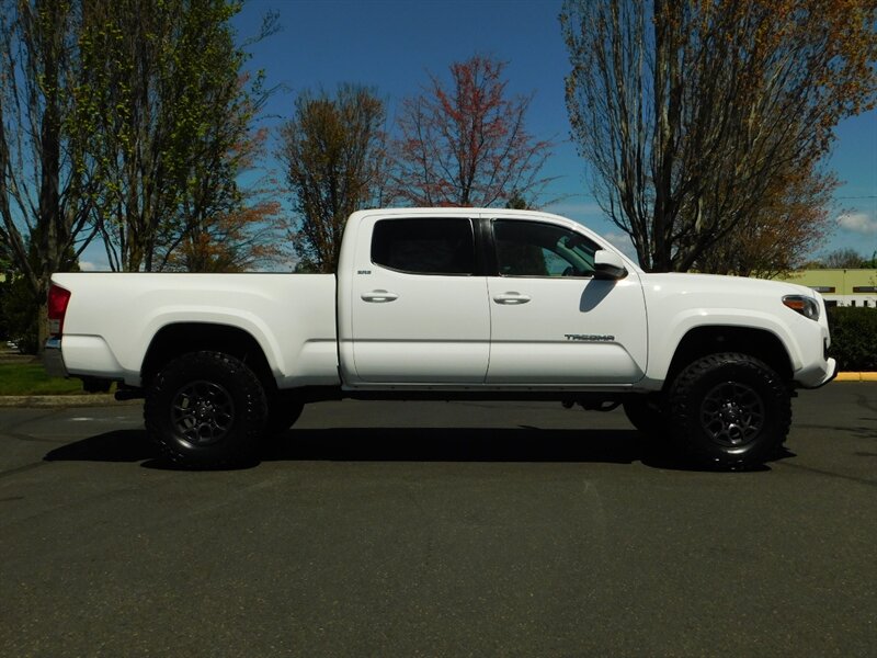 2017 Toyota Tacoma SR5 V6 Double Cab 4X4 / 1-Owner / LIFTED LIFTED   - Photo 4 - Portland, OR 97217