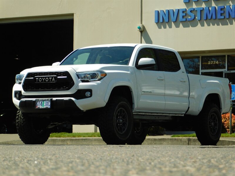 2017 Toyota Tacoma SR5 V6 Double Cab 4X4 / 1-Owner / LIFTED LIFTED   - Photo 40 - Portland, OR 97217