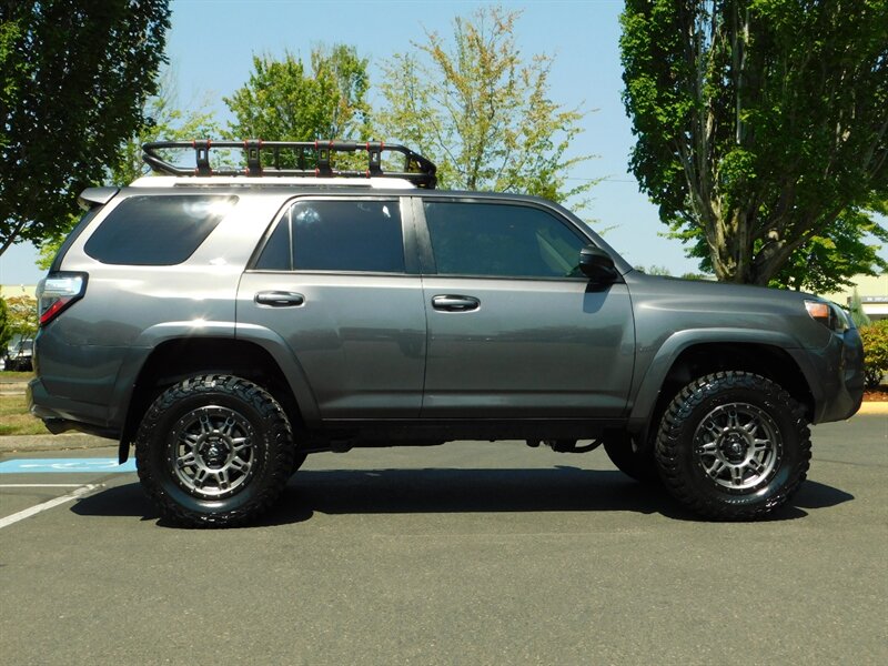 2015 Toyota 4Runner SR5 4WD / 3RD SEAT / Navi / LIFTED LIFTED   - Photo 4 - Portland, OR 97217