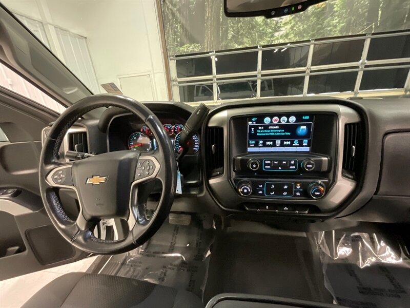 2019 Chevrolet Silverado 2500 LT Crew Cab 4X4 / 6.0L V8 / 1-OWNER / 69K MILES  / SHORT BED / Towing Package / Trailer Brake Controller - Photo 18 - Gladstone, OR 97027