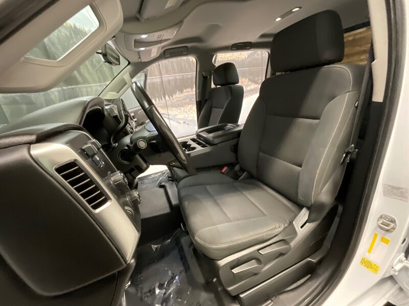2019 Chevrolet Silverado 2500 LT Crew Cab 4X4 / 6.0L V8 / 1-OWNER / 69K MILES  / SHORT BED / Towing Package / Trailer Brake Controller - Photo 13 - Gladstone, OR 97027