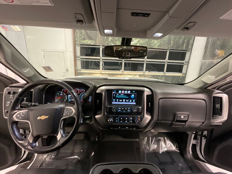 2019 Chevrolet Silverado 2500 LT Crew Cab 4X4 / 6.0L V8 / 1-OWNER / 69K MILES  / SHORT BED / Towing Package / Trailer Brake Controller - Photo 35 - Gladstone, OR 97027