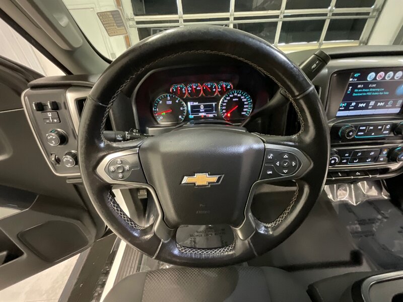 2019 Chevrolet Silverado 2500 LT Crew Cab 4X4 / 6.0L V8 / 1-OWNER / 69K MILES  / SHORT BED / Towing Package / Trailer Brake Controller - Photo 37 - Gladstone, OR 97027