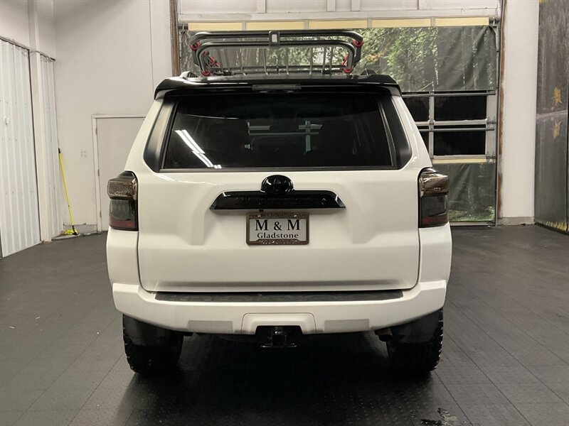 2020 Toyota 4Runner SR5 Premium 4X4 / Leather / CUSTOM BUILD / LIFTED  TRD PRO GRILL / NEW LIFT w/ NEW TRD WHEELS & NEW BF GOODRICH TIRES / LUGGAGE RACK / SHARP & CLEAN !! - Photo 6 - Gladstone, OR 97027