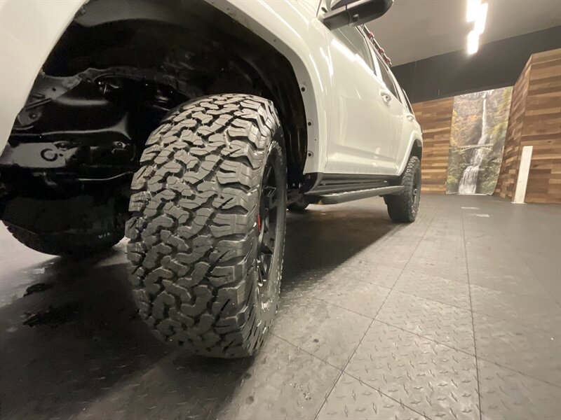 2020 Toyota 4Runner SR5 Premium 4X4 / Leather / CUSTOM BUILD / LIFTED  TRD PRO GRILL / NEW LIFT w/ NEW TRD WHEELS & NEW BF GOODRICH TIRES / LUGGAGE RACK / SHARP & CLEAN !! - Photo 24 - Gladstone, OR 97027