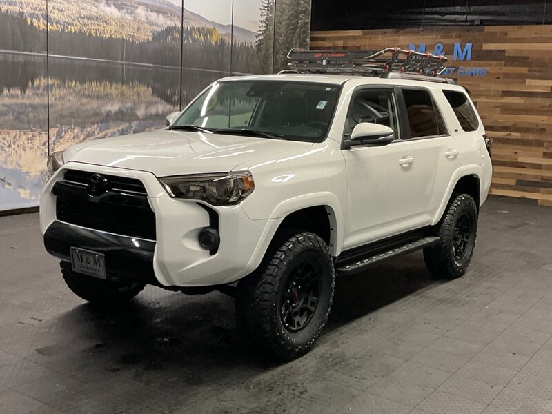2020 Toyota 4Runner SR5 Premium 4X4 / Leather / CUSTOM BUILD / LIFTED  TRD PRO GRILL / NEW LIFT w/ NEW TRD WHEELS & NEW BF GOODRICH TIRES / LUGGAGE RACK / SHARP & CLEAN !! - Photo 1 - Gladstone, OR 97027