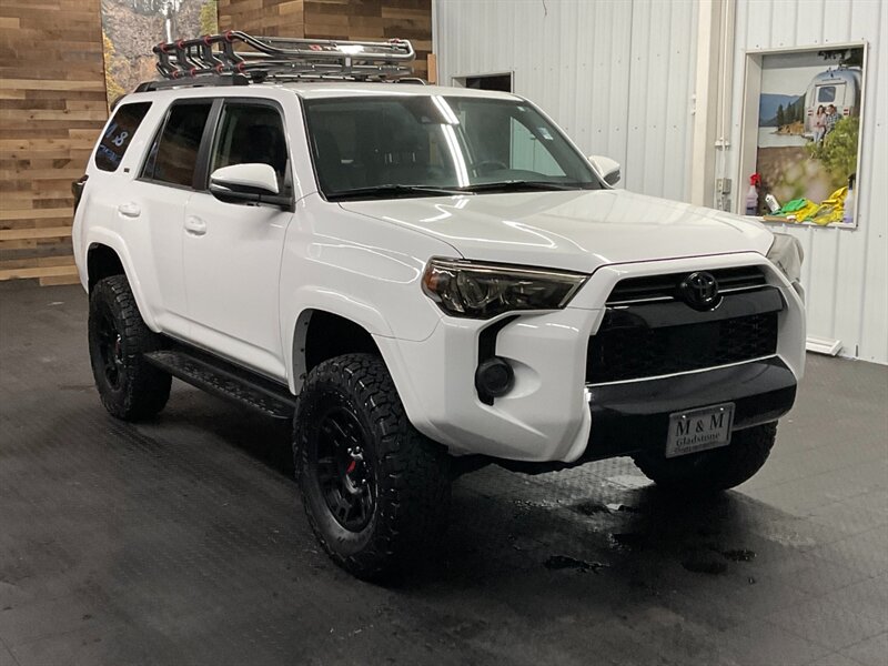 2020 Toyota 4Runner SR5 Premium 4X4 / Leather / CUSTOM BUILD / LIFTED  TRD PRO GRILL / NEW LIFT w/ NEW TRD WHEELS & NEW BF GOODRICH TIRES / LUGGAGE RACK / SHARP & CLEAN !! - Photo 2 - Gladstone, OR 97027