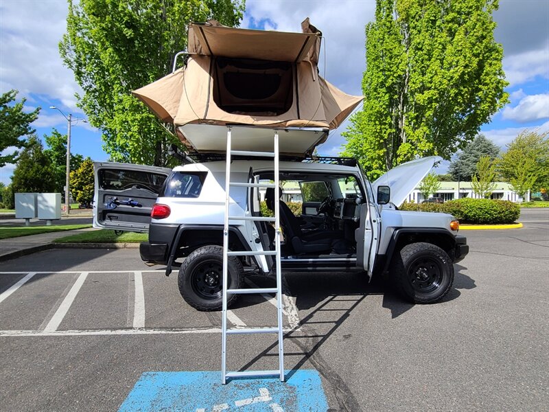 2007 Toyota FJ Cruiser  / 4.0L / V6 / E-LOCKER / FRESH TRADE / Excellent Service History - Photo 24 - Portland, OR 97217