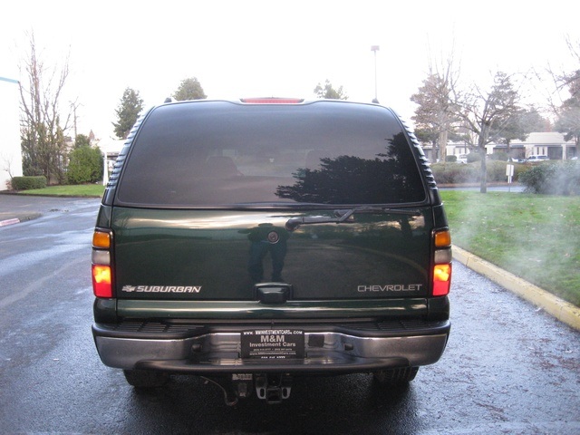 2004 Chevrolet Suburban 1500 LT/4WD/ Leather/Moonroof/3rd seat   - Photo 4 - Portland, OR 97217