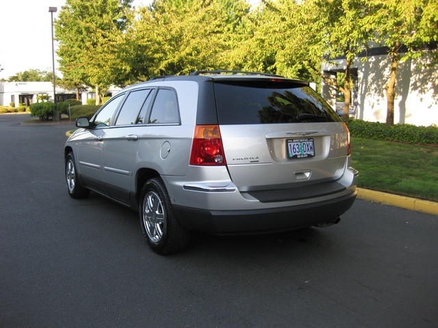2005 Chrysler Pacifica Signature Series/ 3rd Seat/ Rear Dvd /Leather   - Photo 3 - Portland, OR 97217