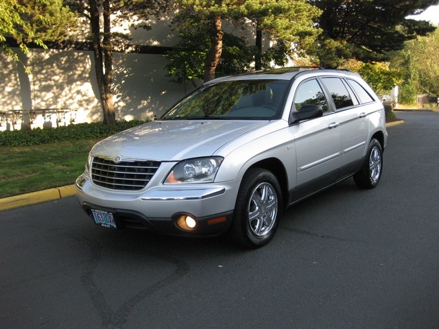 2005 Chrysler Pacifica Signature Series/ 3rd Seat/ Rear Dvd /Leather   - Photo 1 - Portland, OR 97217