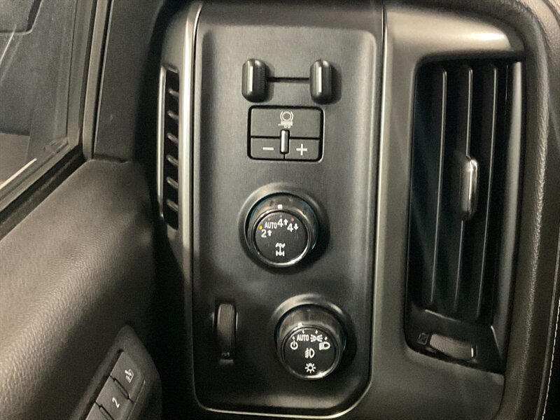 2018 Chevrolet Silverado 1500 LTZ Z71 Crew Cab 4X4 / Leather / 6 INC LIFT KIT   - Photo 17 - Gladstone, OR 97027