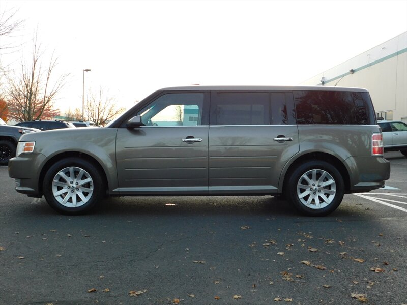 2012 Ford Flex SEL AWD / 3RD SEAT / Leather / 1-OWNER   - Photo 3 - Portland, OR 97217