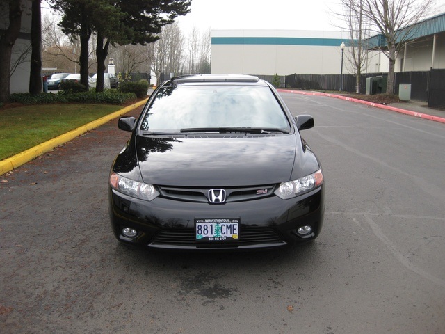 2006 Honda Civic Si Coupe 6-Speed /Rear Wing/ Custom Rims/56kmi   - Photo 2 - Portland, OR 97217