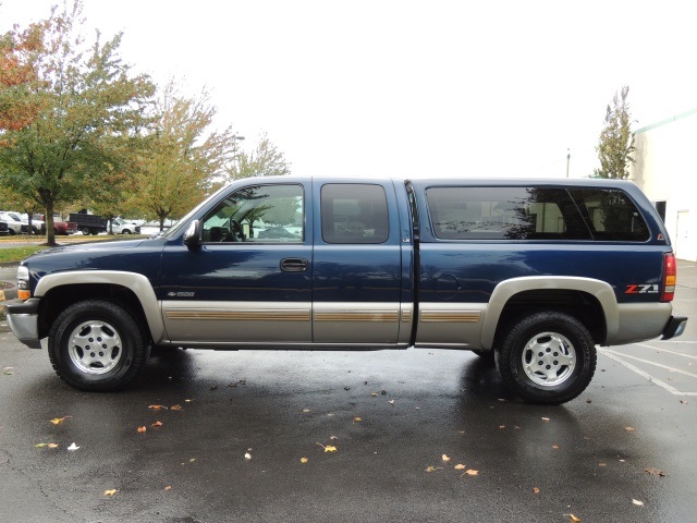 2001 Chevrolet Silverado 1500 LT / 4WD / Extended Cab / Matching Canopy/ 1-OWNER   - Photo 3 - Portland, OR 97217