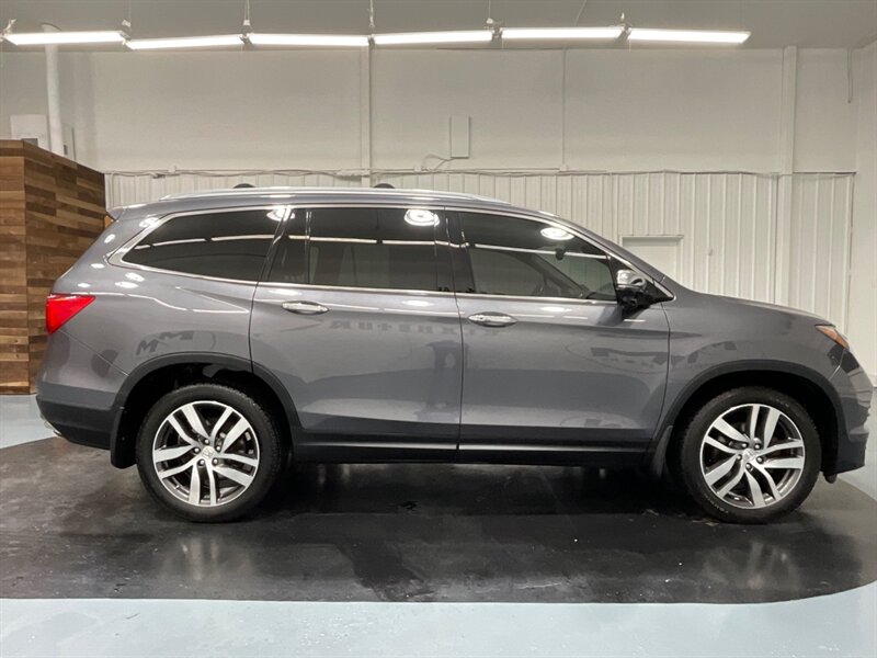 2016 Honda Pilot Touring AWD / 3RD ROW SEAT / Leather /Sunroof  /Navigation / DVD Player - Photo 3 - Gladstone, OR 97027