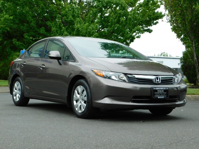 2012 Honda Civic LX / Sedan / 4Dr / Automatic / Only 55K miles   - Photo 2 - Portland, OR 97217
