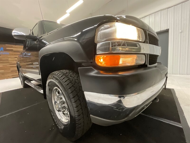 2002 Chevrolet Silverado 2500 LT 4X4 / 8.1L V8 / LOCAL / Leather / 113,000 MILES  / Leather & Heated Seats / BRAND NEW TIRES / CLEAN CLEAN - Photo 9 - Gladstone, OR 97027