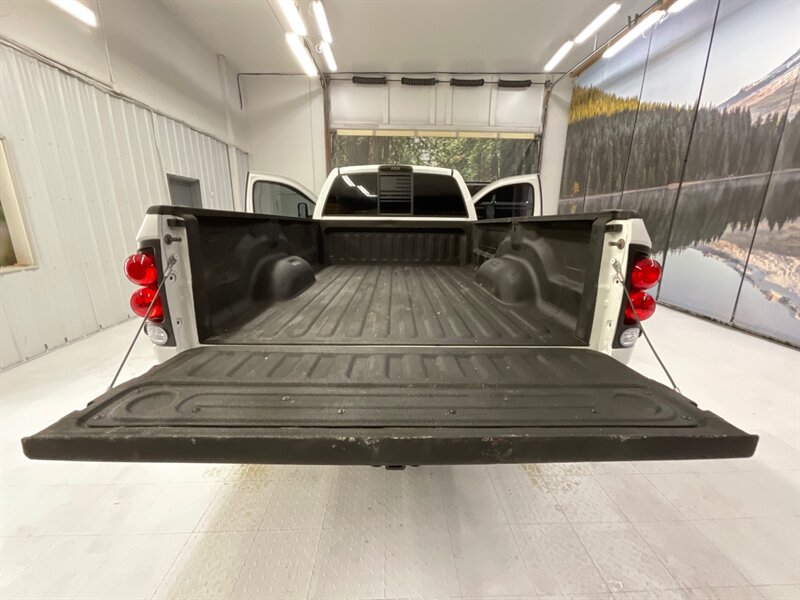 2006 Dodge Ram 2500 Regular Cab 4X4/ 5.9L DIESEL / 6-SPEED / 61K MILES  / Updated Lights / Leather / LIFTED - Photo 32 - Gladstone, OR 97027