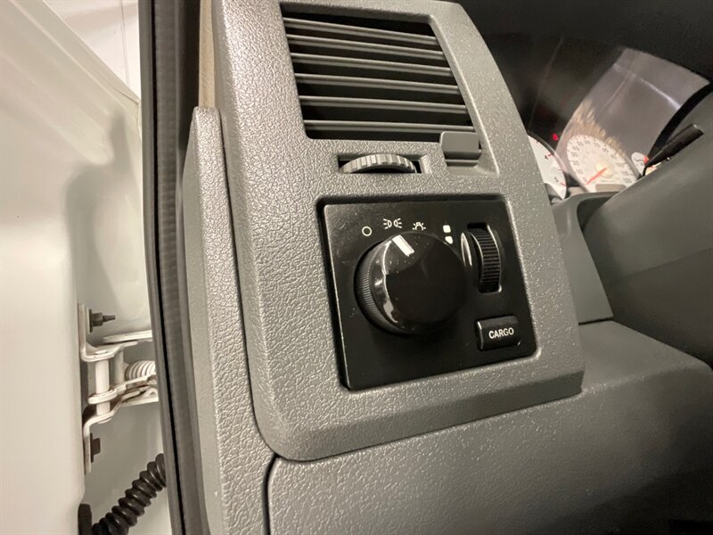 2006 Dodge Ram 2500 Regular Cab 4X4/ 5.9L DIESEL / 6-SPEED / 61K MILES  / Updated Lights / Leather / LIFTED - Photo 44 - Gladstone, OR 97027