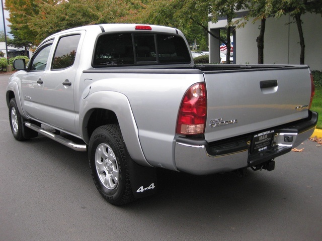 2007 Toyota Tacoma V6 /Auto / Crew Cab / 4WD / 1-Owner   - Photo 3 - Portland, OR 97217